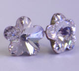 AR950 Swarovski Flower Stud Earrrings