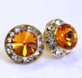 AR95 Xilion Chaton stud earrings, 8mm, gold finished